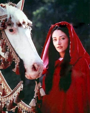 Оливия Хасси с лошадкой