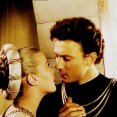 Ромео целует Джульетту на балу