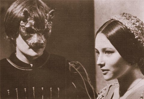 Леонард в маске и Оливия Хасси